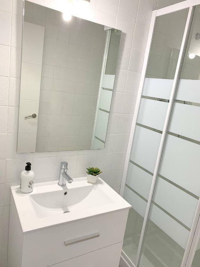 Apartamento 1ª Linea De Mar -Wifi- Aire Acondicionado เอมปูเรียบราบา ภายนอก รูปภาพ